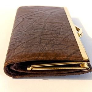 Buxton Vtg Brown Side Saddle Timeless Leather Wallet, Clasp.  7" x 4" x 1"